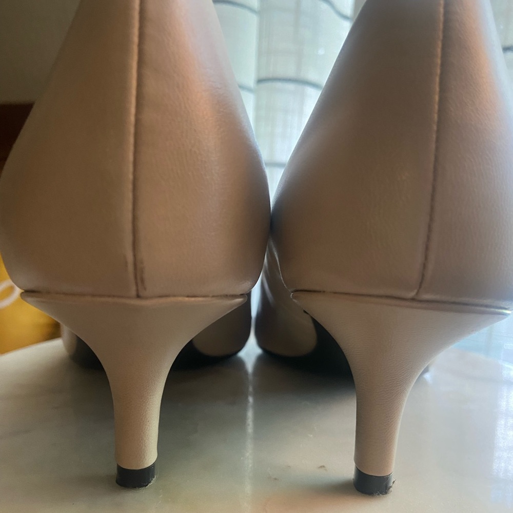 Life Stride Dress Pump! Wore them twice! Brand is known for comfort! - Picture 6 of 6
